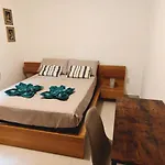 4 Bedroom Gem Steps From Everything Διαμέρισμα Σλιέμα