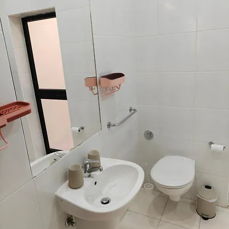 Apartment 4 Bedroom Gem Steps From Everything *