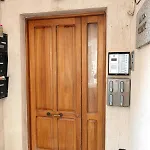 4 Bedroom Gem Steps From Everything 아파트