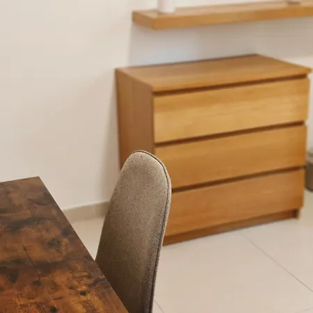 4 Bedroom Gem Steps From Everything Appartement *