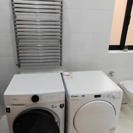 Appartement 4 Bedroom Gem Steps From Everything *