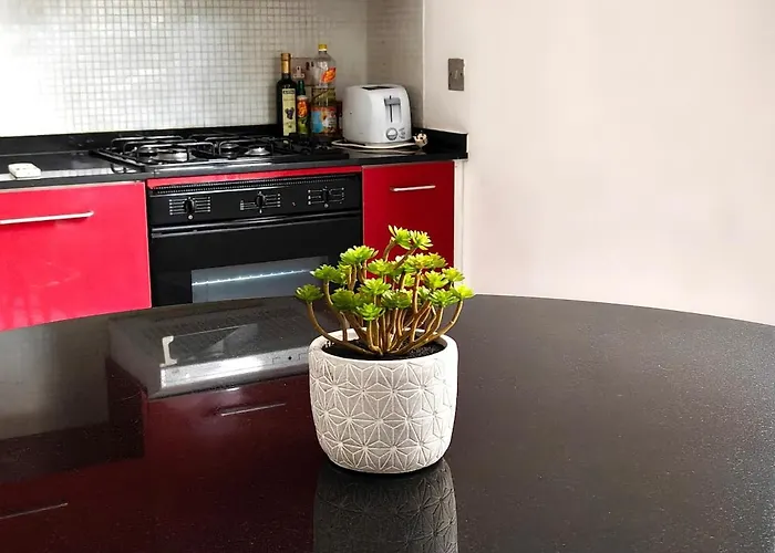 4 Bedroom Gem Steps From Everything Apartamento Sliema