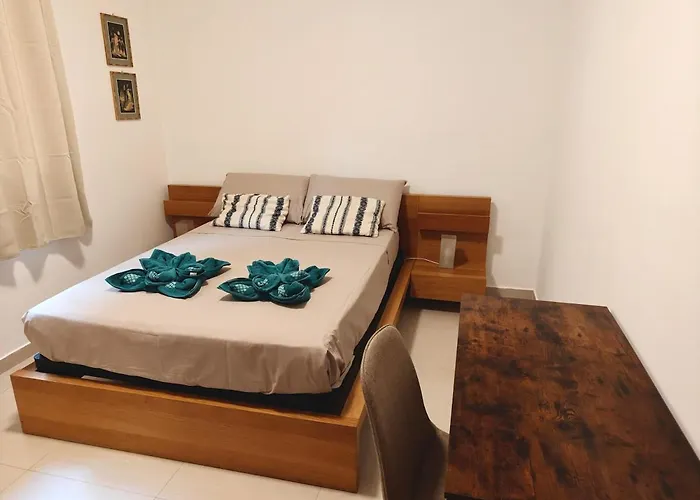 4 Bedroom Gem Steps From Everything Daire Sliema