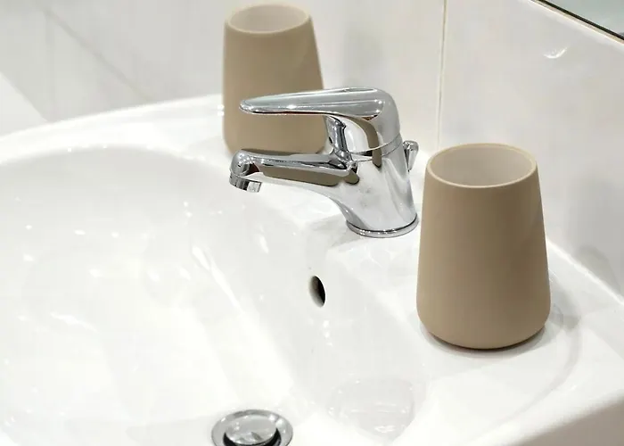 4 Bedroom Gem Steps From Everything Daire *